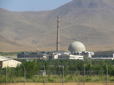 Israelul a bombardat reactorul cu apă grea al Iranului de la Arak 