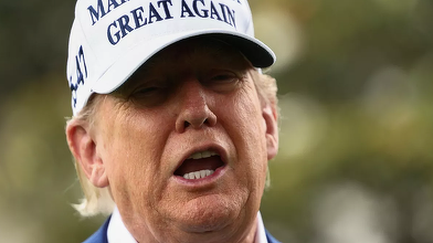 Trump ”va lua sau nu decizia de a ataca Iranul în următoarele două săptămâni”, anunţă Casa Albă. El consideră ”substanţială” posibilitatea unor negocieri cu Iranul, care are nevoie de ”vreo 15 zile” să asambleze o bombă nucleară. ”Schimbăm faţa lumii”, af