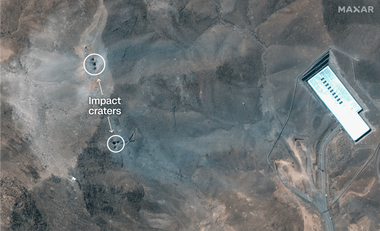 Imagini satelitare arată cratere uriaşe la facilitatea nucleară Fordow din Iran, indicând folosirea bombelor penetrante