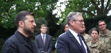Volodimir Zelenski, alături de premierul Marii Britanii, i-a vizitat pe soldaţii ucraineni care urmează cursuri de formare în Marea Britanie: Datorită sprijinului Marii Britanii, aproximativ 58.000 de persoane au fost instruite în cadrul Interflex