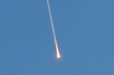 Armata israeliană anunţă că interceptează rachete lansate din Iran, după armistiţiul anunţat de Trump