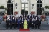 Nicuşor Dan a stat lângă Mark Rutte, în spatele lui Donald Trump şi al regelui Willem-Alexander, la poza de familie de la summitul NATO. După şedinţa foto, preşedintele României a schimbat câteva cuvinte cu suveranul olandez - VIDEO