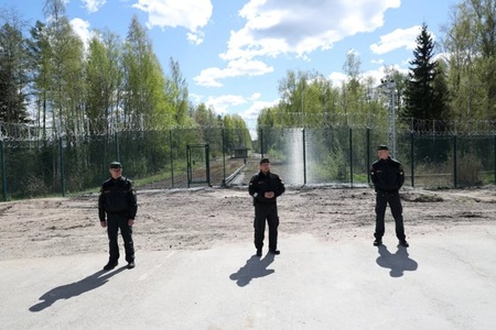 Finlanda închide cu o barieră alt tronson al frontierei cu Rusia