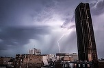 Doi morţi, 17 răniţi, 110.000 gospodării fără electricitate, pagube şi 2.500 de intervenţii ale pompierilor în Franţa, în urma unor furtuni violente după o caniculă 