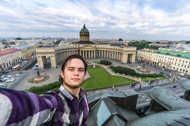 Rusia a condamnat un fotograf la 16 ani de închisoare pentru că a dat materiale unui jurnalist american