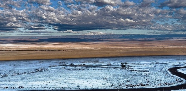 Deşertul Atacama din nordul Chile, cel mai arid din lume, acoperit de un strat gros de zăpadă, o premieră după zece ani