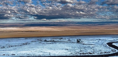 Deşertul Atacama din nordul Chile, cel mai arid din lume, acoperit de un strat gros de zăpadă, o premieră după zece ani