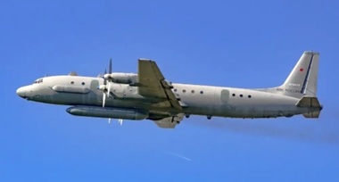 Un avion rus de spionaj de tip Iliuşin-20M, interceptat de două avioane germane de tip Eurofighter la Marea Baltică
