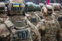 Serviciile Speciale ucrainene distrug trei elicoptere de tip Mi-8, Mi-26 şi Mi-28 şi un complex antiaerian automotor de tip Panţir-S1, într-un atac cu dronă la baza Kirovske, în Crimeea ocupată, anunţă SBU. Stocuri de muniţie şi drone de recunoaştere şi a