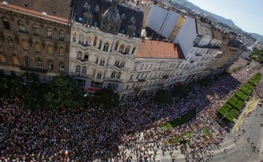 Participare foarte puternică la Gay Pride, la Budapesta, interzis de Orban