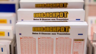 Mii de norvegieni au crezut că au devenit milionari jucând la loterie. Demisie la vârful Norsk Tipping ca urmare a unei erori grave