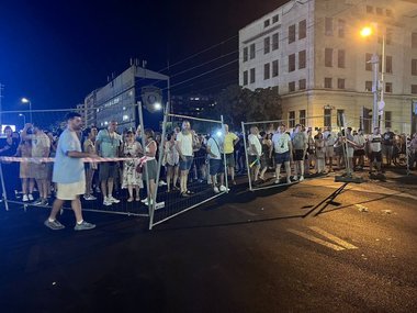 Serbia: Baricade în Belgrad în cea de-a doua noapte de proteste