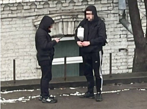 The Guardian: Rusia plăteşte adolescenţi ucraineni pentru a deveni, fără să ştie, kamikaze într-un război din umbră. Cel mai tânăr recrut, o fată de 11 ani din Odesa

