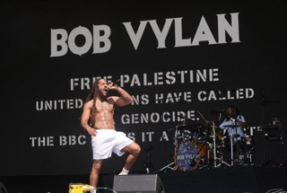 Poliţia britanică deschide o anchetă penală după declaraţii antiisraeliene ale trupelor de rap Bob Vylan şi Kneecap pe scena Festivalului de la Glastonbury
