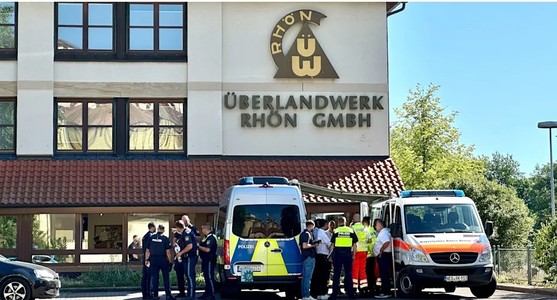 Un mort şi doi răniţi într-un atac cu armă albă la o companie din Bavaria