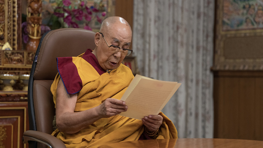Dalai Lama contrazice China şi anunţă că organizaţia sa non-profit se va ocupa de căutarea succesorului său