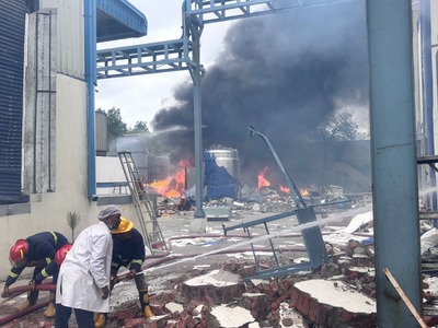 40 de morţi şi cel puţin 33 de răniţi în urma unui incendiu izbucnit la o importantă fabrică de produse chimice din India, cu exporturi în toată lumea. Producţia se va opri cel puţin trei luni