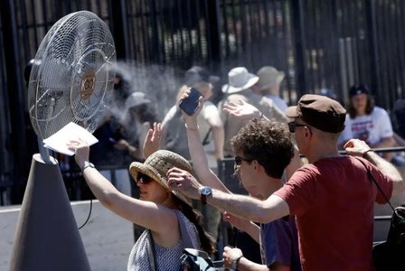 Valul de căldură din Europa continuă şi se extinde spre est. Sunt cel puţin cinci morţi, între care doi copii