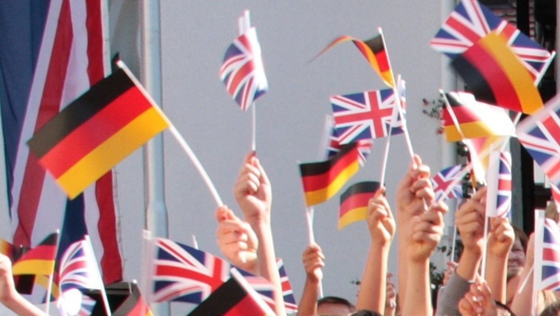 POLITICO: Marea Britanie şi Germania se pregătesc să semneze un tratat de apărare reciprocă cu largă acoperire. Conform pactului, orice ameninţare strategică la adresa uneia dintre ţări va reprezenta o ameninţare şi pentru cealaltă