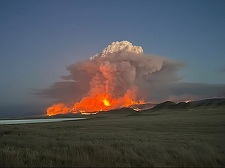 California, afectată de ”Madre Fire”, cel mai mare incendiu din acest an. Sute de pompieri luptă împotriva incendiului, 200 de persoane vizate de ordine de evacuare, zeci de clădiri ameninţate de flăcări. 143 km² devastaţi în 24 de ore, anunţă CalFire