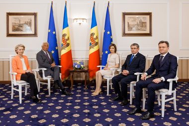 Ursula von der Leyen: Moscova desfăşoară un „atac monstruos” asupra Republicii Moldova, prin campanii de dezinformare şi atacuri cibernetice. UE promite sprijin pentru Chişinău înainte de alegerile parlamentare