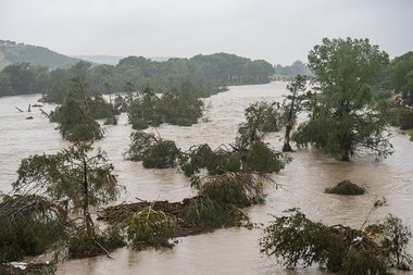 Bilanţul inundaţiilor devastatoare din Texas a crescut la 24 de morţi / Peste 20 de persoane sunt date dispărute - VIDEO