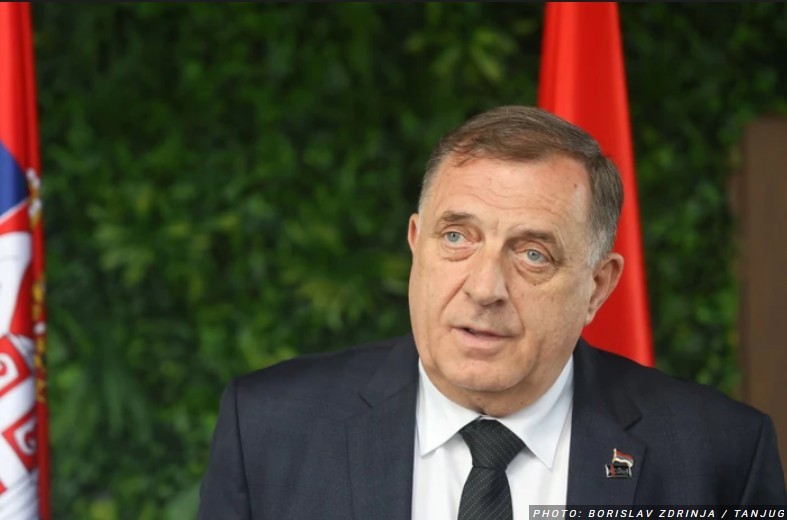 Liderul sârbilor din Bosnia, Milorad Dodik, s-a predat justiţiei, iar mandatul său de arestare a fost anulat