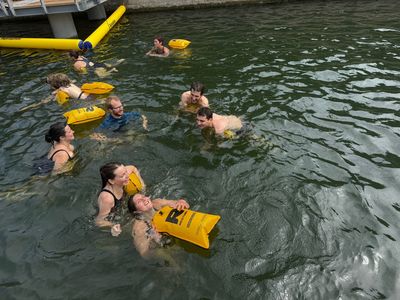Parizienii au putut face prima baie în Sena după mai bine de un secol - VIDEO