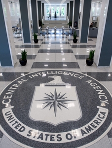 CIA admite că un ofiţer de operaţiuni psihologice l-a monitorizat pe  Lee Harvey Oswald, asasinul lui JFK, după decenii de negare