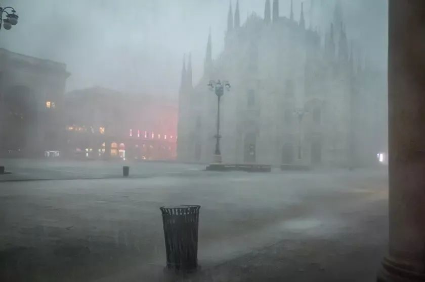 O persoană a murit în urma unei furtuni violente care a lovit Milano