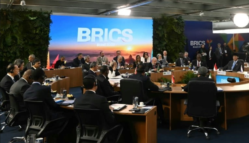 Statele membre BRICS nu caută ”confruntarea”, afirmă China, după ce Trump ameninţă ţările care se aliniază ”politicilor antiamericane” ale grupului cu taxe vamale suplimentare de 10%