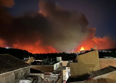 Peste 18.000 de persoane sunt izolate din cauza unui incendiu de vegetaţie care face ravagii în Catalonia