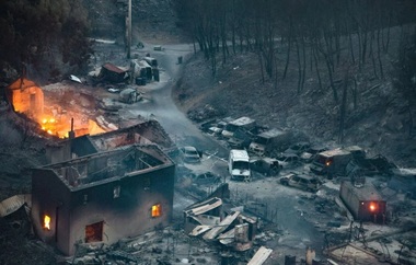 Incendiul de la Marsilia a scăzut în intensitate, dar nu fost încă ”stabilizat”
