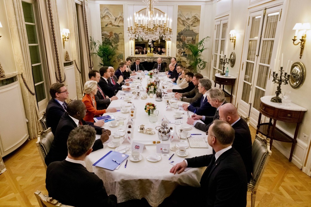 Comisia Europeană a concediat un translator din cauza unor temeri în legătură cu încălcarea normelor de securitate în timpul unei întâlniri cu Zelenski