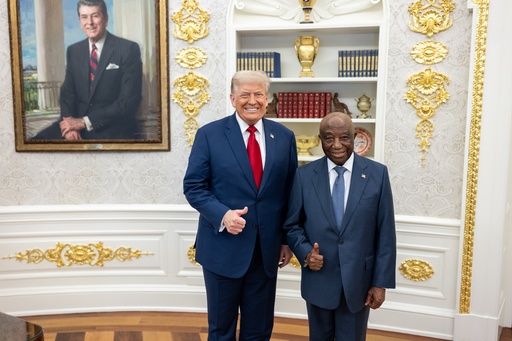 Trump l-a felicitat pe preşedintele Liberiei pentru nivelul englezei sale, dar engleza este limba oficială în Liberia - VIDEO