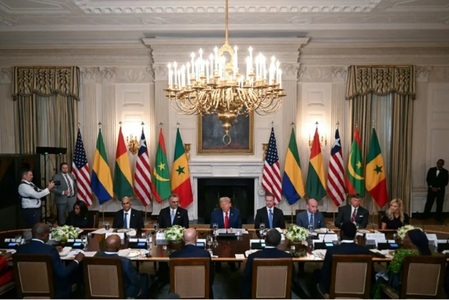 Trump primeşte cinci preşedinţi africani într-un mini-summit la Casa Albă cu privirea aţintită asupra mineralelor şi pentru a contracara influenţa tot mai mare a Chinei şi Rusiei în Africa. Washingtonul a încercat să-i convingă să primească migranţi expul