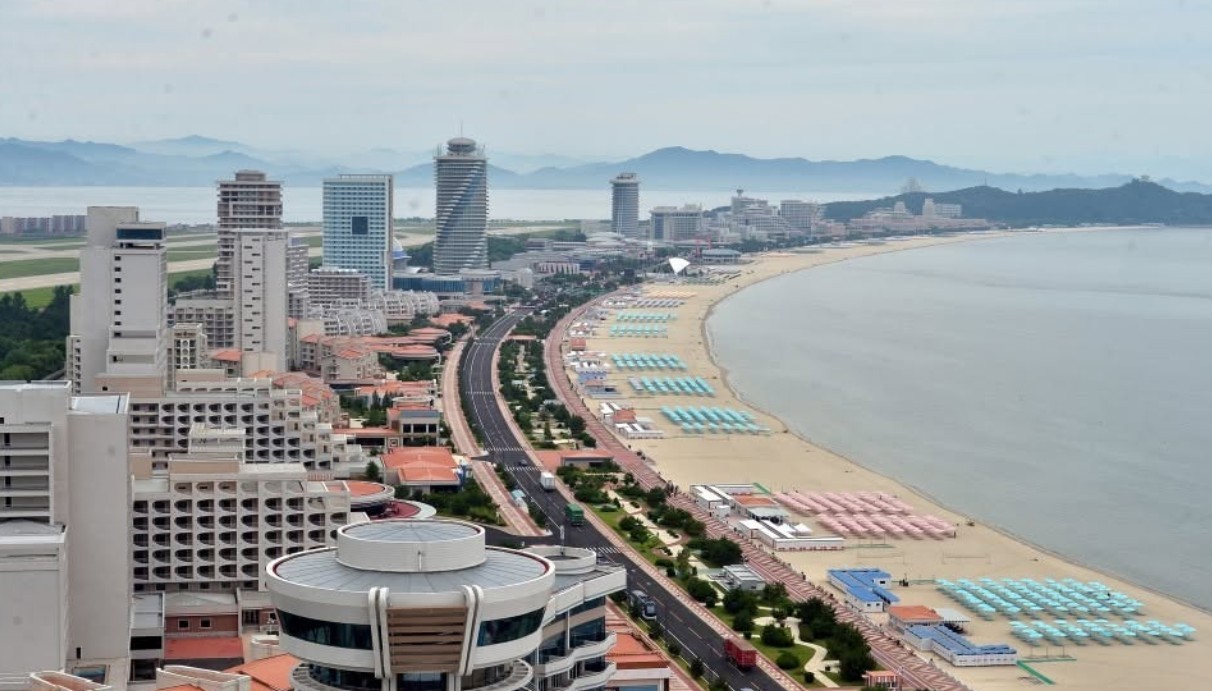 BBC - Staţiunea nord-coreeană în stil Benidorm primeşte primii turişti ruşi