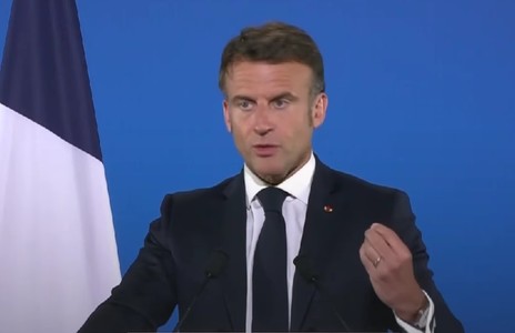 Macron îndeamnă UE să-şi apere interesele după anunţul lui Trump privind tarifele vamale