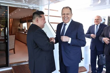 Kim Jong-un l-a asigurat pe Serghei Lavrov de sprijinul său „necondiţionat” împotriva Ucrainei