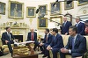 NATO şi SUA încheie un acord prin care Ucraina urmează să primească un ”număr mare” de arme de la europeni, anunţă Trump în urma unei întâlniri cu Rutte în Biroul Oval. El ameninţă aliaţii Moscovei cu taxe vamale, ”dacă nu avem un acord în 50 de zile” 