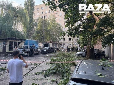 Cel puţin 16 răniţi în Rusia, în atacuri ucrainene nocturne cu dronă în Voronej. Moscova anunţă că a doborât 55 de drone. Un copil rănit în Ucraina, într-un atac rus vizând o ”infrastructură medicală” în Sumî, urmat de un incendiu. ONU cere oprirea invaziei ruse