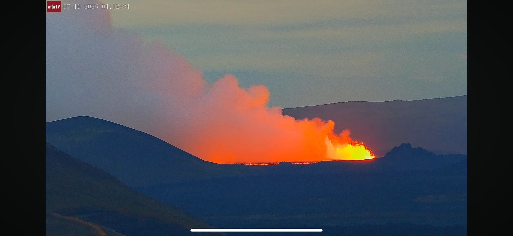 Un vulcan islandez erupe pentru a 12-a oară din 2021 - FOTO