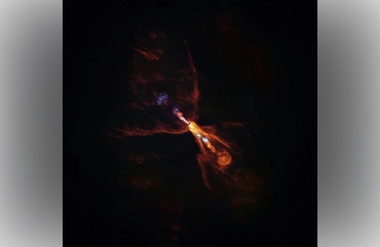 Astronomi observă naşterea unui sistem solar