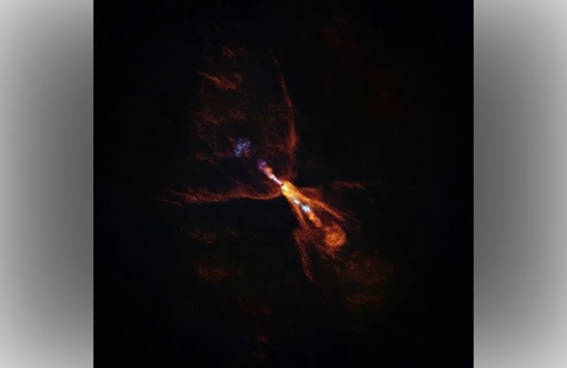 Astronomi observă naşterea unui sistem solar