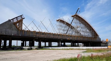 Trump anulează finanţarea federală a unui tren de mare viteză în California, de la Los Angeles la San Francisco, un proiect vechi de 15 ani. Prima linie de mare viteză, de la Los Angeles la Las Vegas urmează să fie finalizată în 2028, la timp pentru Jocurile Olimpice