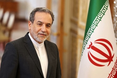 Europenii ameninţă Iranul cu reactivarea sancţiunilor ONU, dacă nu face progrese în negocierile nucleare şi-i dau un ultimatum ”până la sfârşitul verii”. Teheranul afirmă că ei n-au ”niciun fundament moral şi juridic” să reactiveze sancţiunile