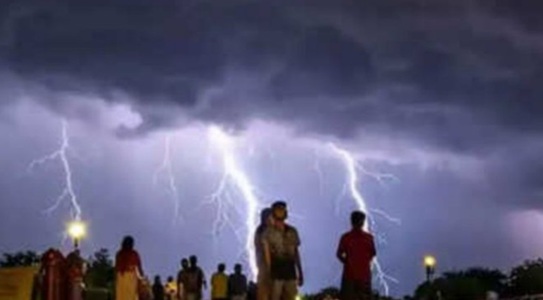 Cel puţin 33 de morţi şi zeci de răniţi de trăsnet în nord-estul Indiei, în timp ce munceau pe câmp în statul Bihar