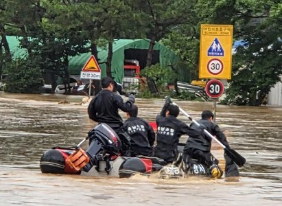 Coreea de Sud: 14 persoane au murit, după ce ploile abundente au provocat alunecări de teren şi inundaţii