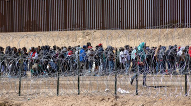 SUA construieşte tabere de corturi pentru migranţi, după o finanţare de 45 de miliarde de dolari