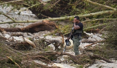 Autorităţile locale din Texas au redus bilanţul dispăruţilor de la 160 la trei în urma inundaţiilor catastrofale de Ziua Naţională